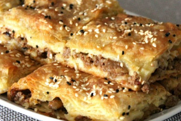 Kıymalı Ev Böreği