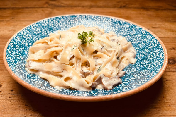FETTUCINE ALFREDO