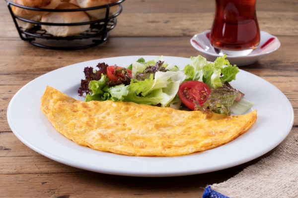BEYAZ PEYNİRLİ OMLET